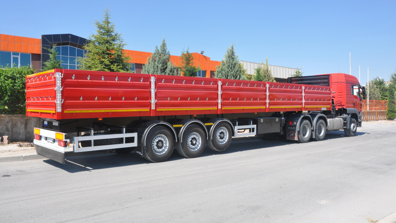 Аренда длинномера: удобство и преимущества для перевозки крупногабаритных грузов