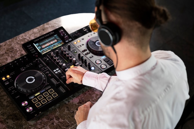 Новый DJ контроллер Pioneer DDJ WeGO2 с поддержкой iOS устройств